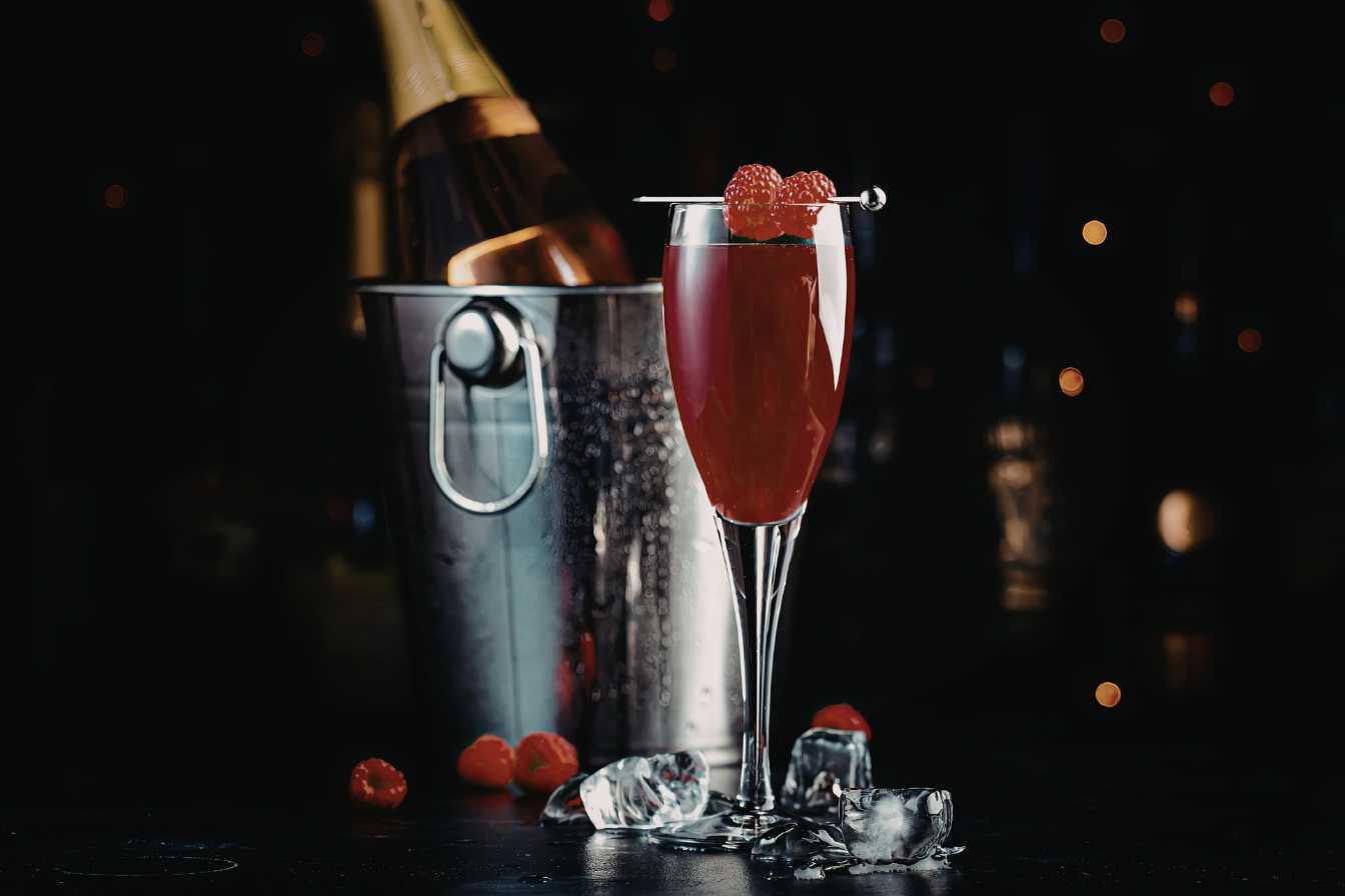soupe-de-champagne-framboise-la-recette-festive-qui-va-sublimer-vos-aperitifs-2